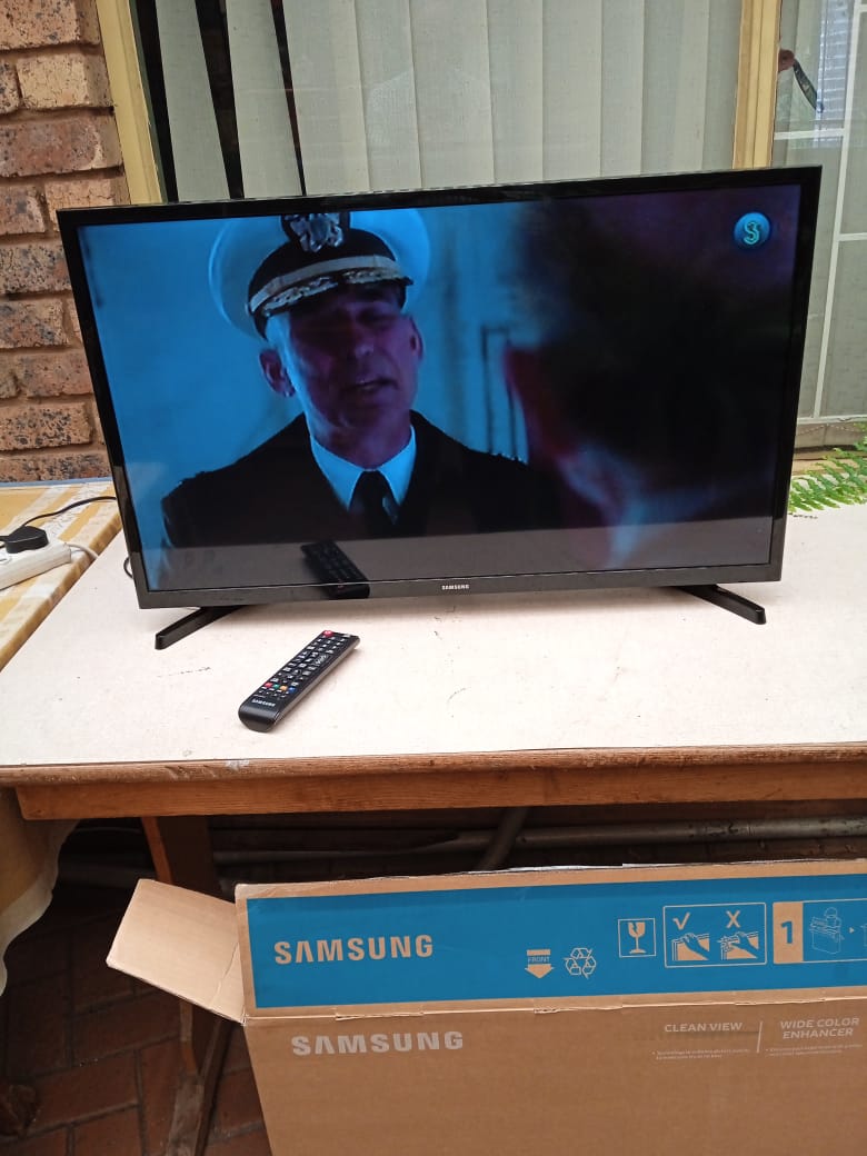 SAMSUNG 32" HD LED TV
