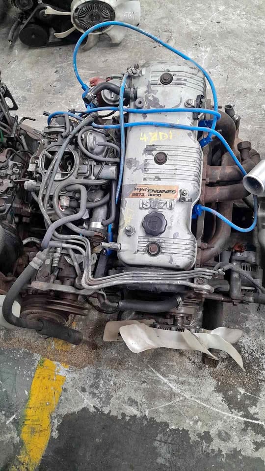 Isuzu 4ZD1 petrol carb engine for sale by zane samco - Private Seller Isuzu 4ZD1 petrol carb engine for sale by zane samco - Private Seller