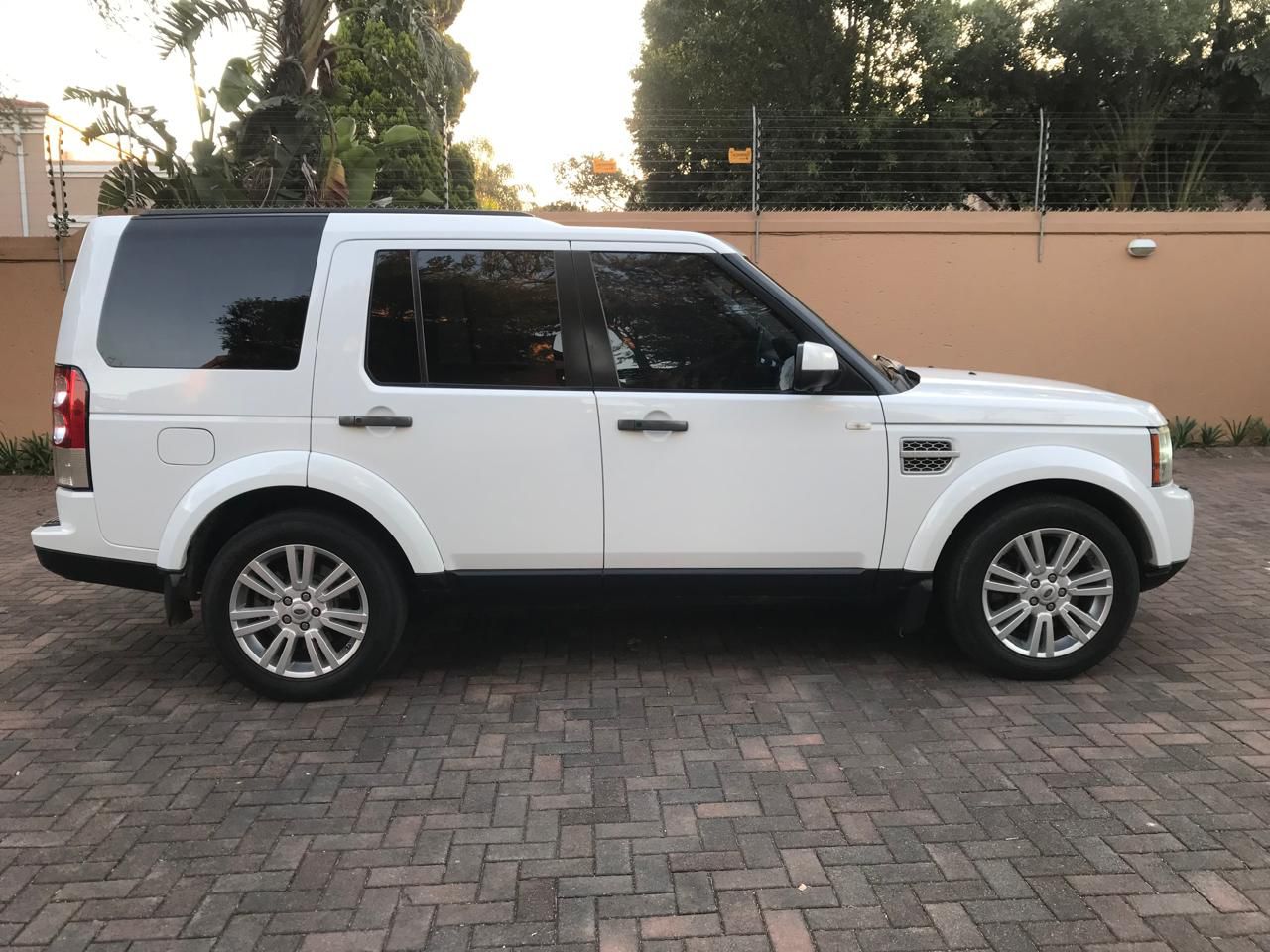 Used 2010 Land Rover Discovery 4 SDV6 HSE Luxury Edition - Private Seller