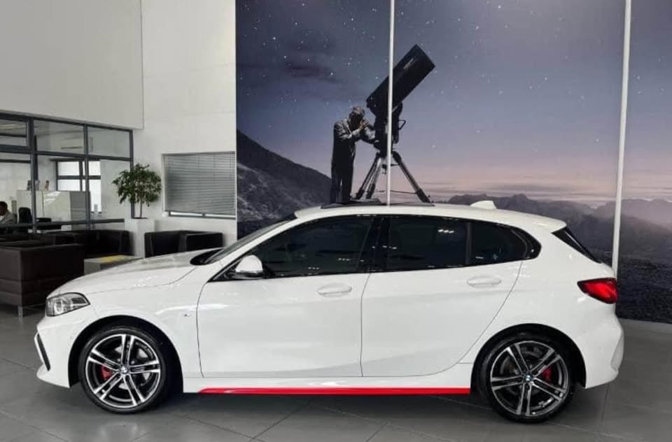 2023 BMW 1 Series 118i M Sport Bonnet - Private Seller 2023 BMW 1 Series 118i M Sport Bonnet - Private Seller