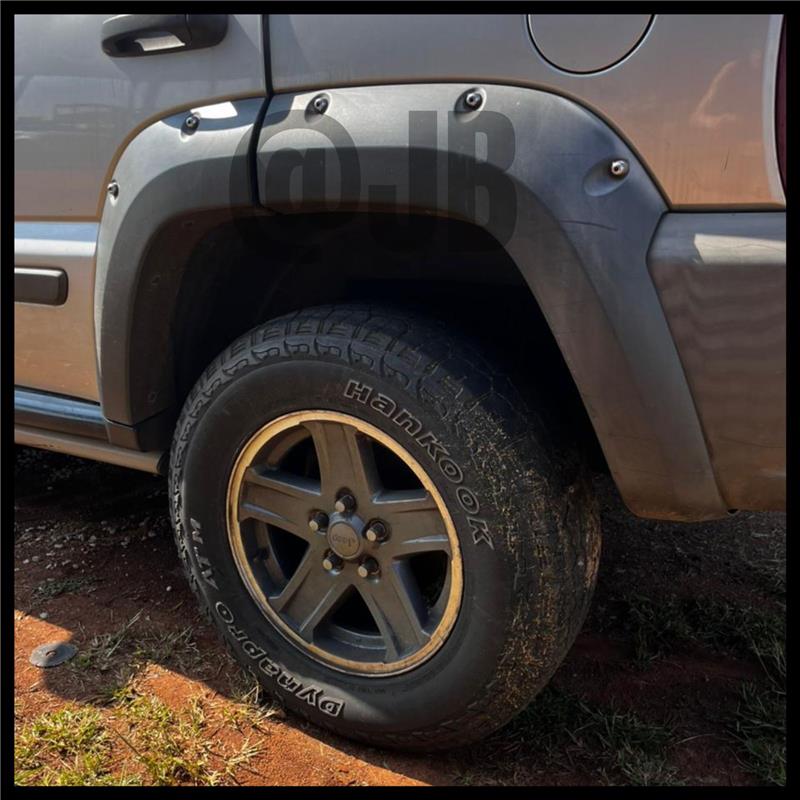 2.8 Jeep Cherokee Renegade (2006) Used Fender Arches | Stripped Jeep - Private Seller 2.8 Jeep Cherokee Renegade (2006) Used Fender Arches | Stripped Jeep - Private Seller