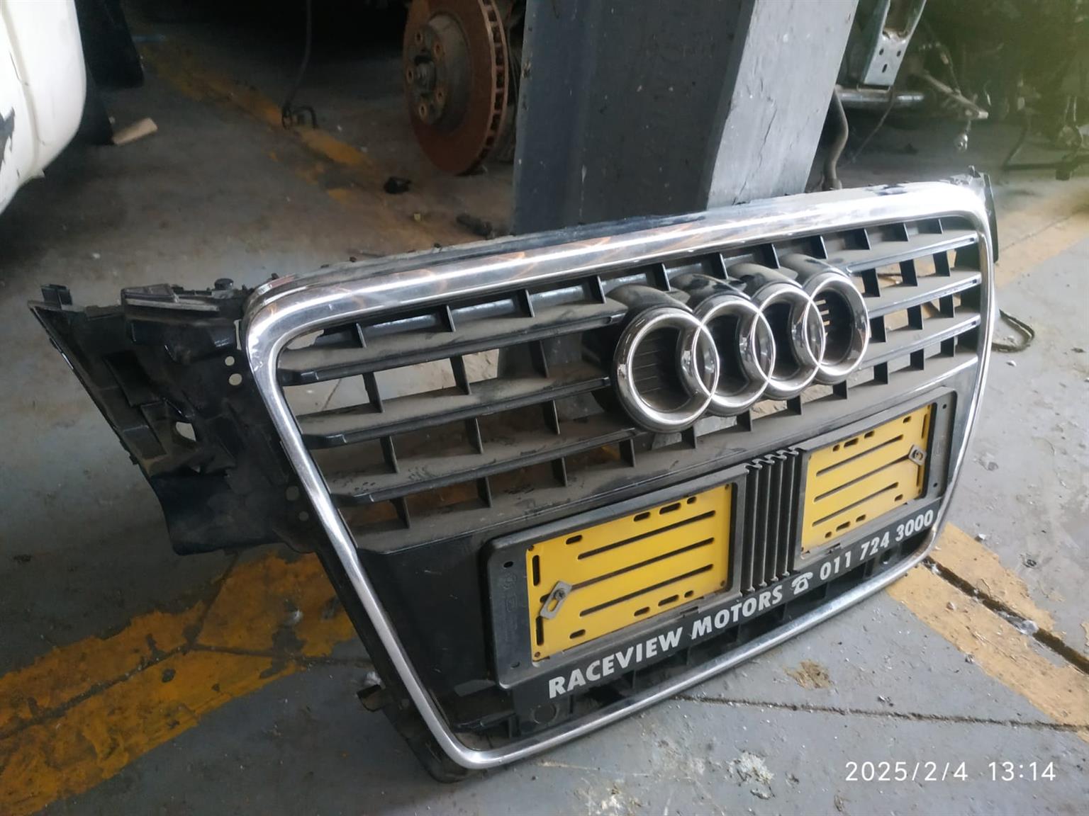 Audi Q7 front grill for sale - Private Seller