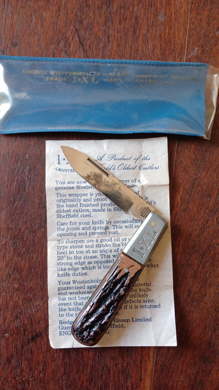 3x collectors knives