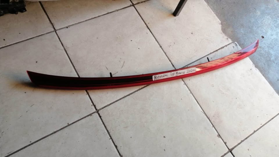 Hyundai i10 tailgate reflector - Private Seller Hyundai i10 tailgate reflector - Private Seller