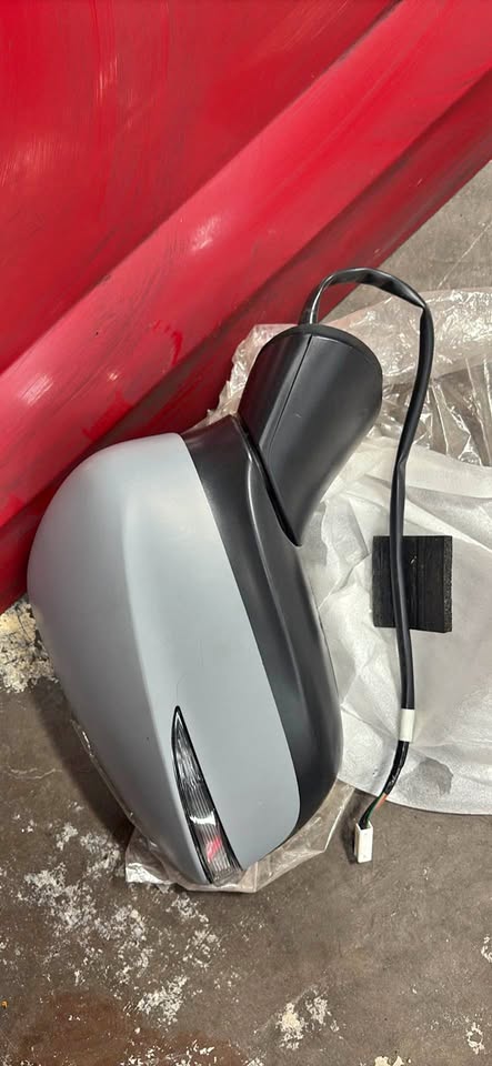 Mazda cx5 right mirror - Private Seller Mazda cx5 right mirror - Private Seller