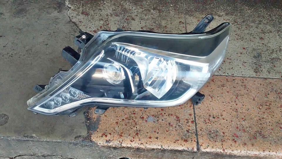 Toyota Land cruiser headlights - Private Seller Toyota Land cruiser headlights - Private Seller