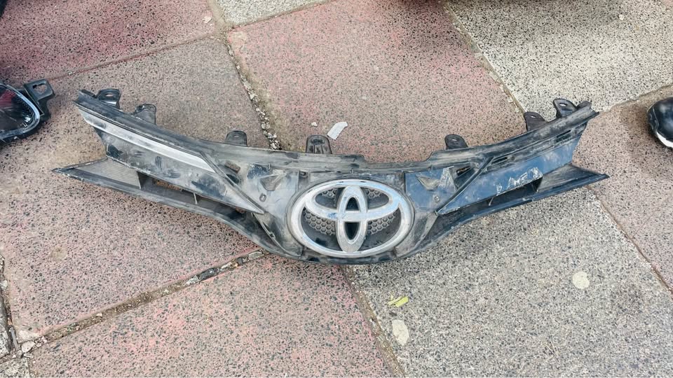 Toyota Yaris Grill - Private Seller Toyota Yaris Grill - Private Seller