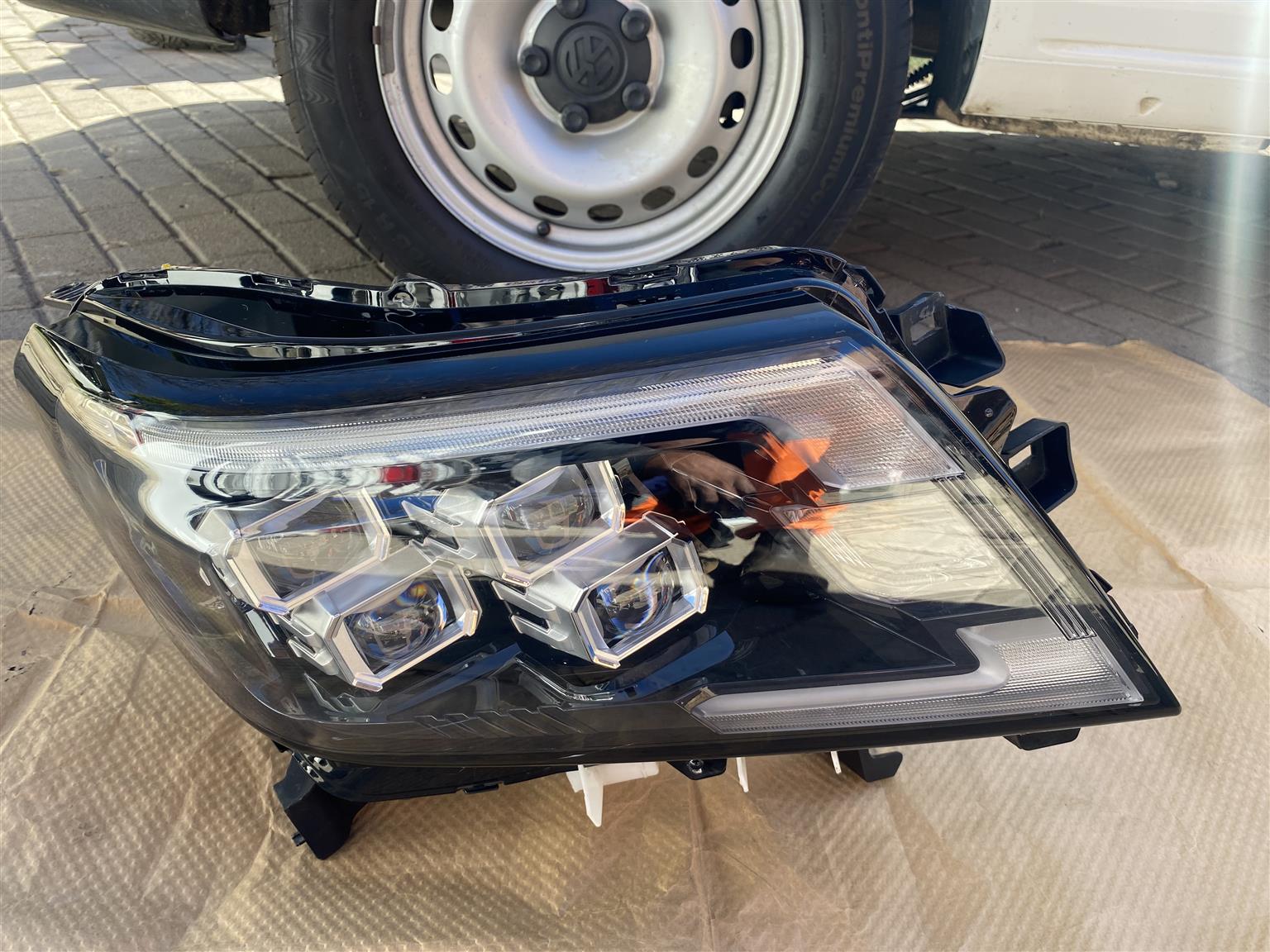 2023 NISSAN NAVARA FULL LED HEADLIGHT RIGHT SIDE FOR SALE. IN PRISTINE CONDITION - Private Seller
