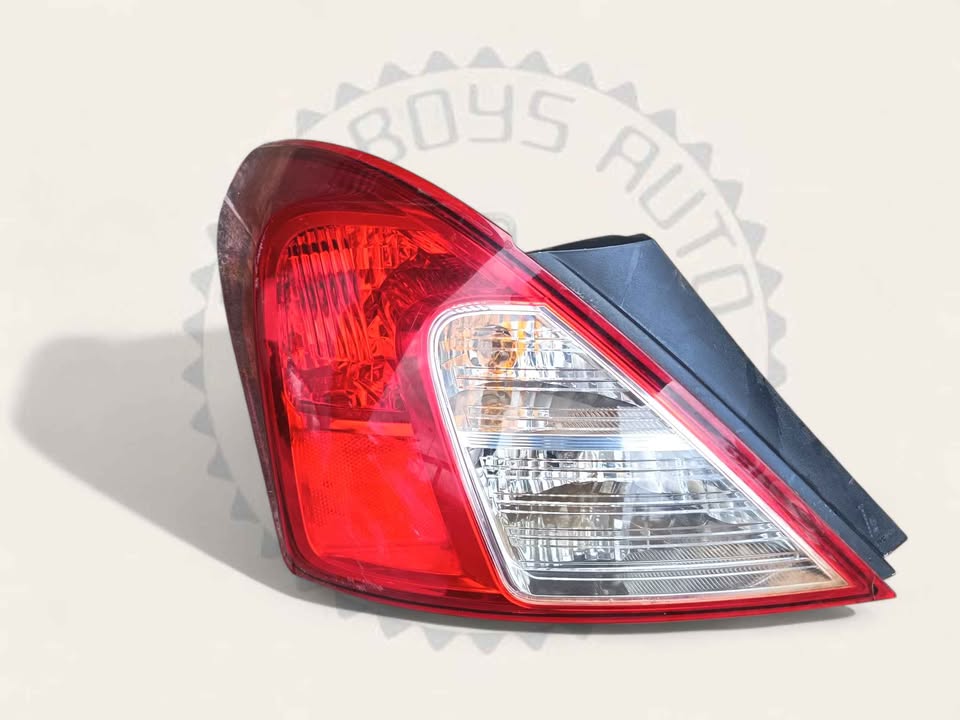 NISSAN ALMERA LEFT SIDE TAIL LIGHT AVAILABLE FOR SALE - Private Seller