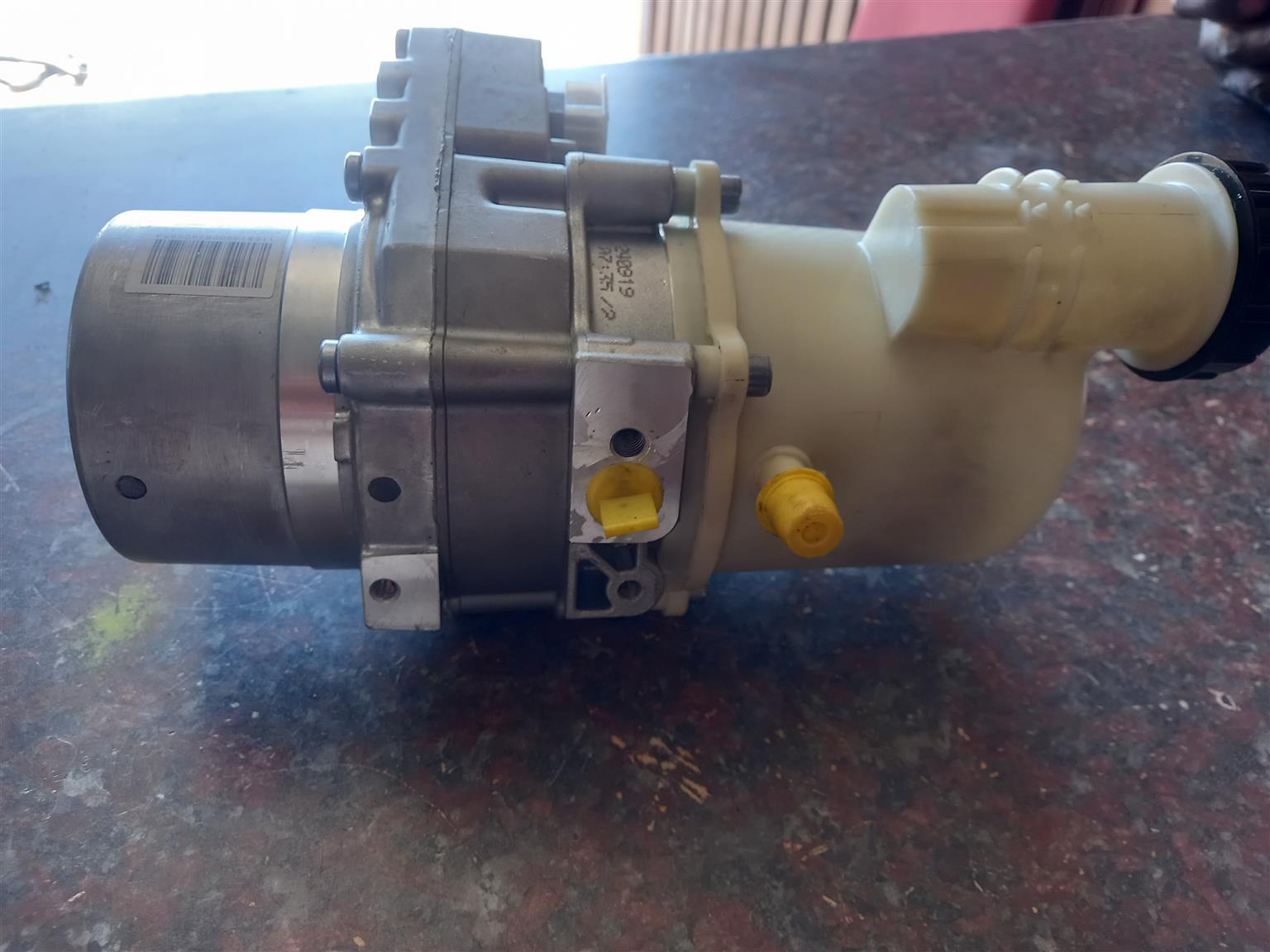 Power steering pump for Renault duster - Private Seller