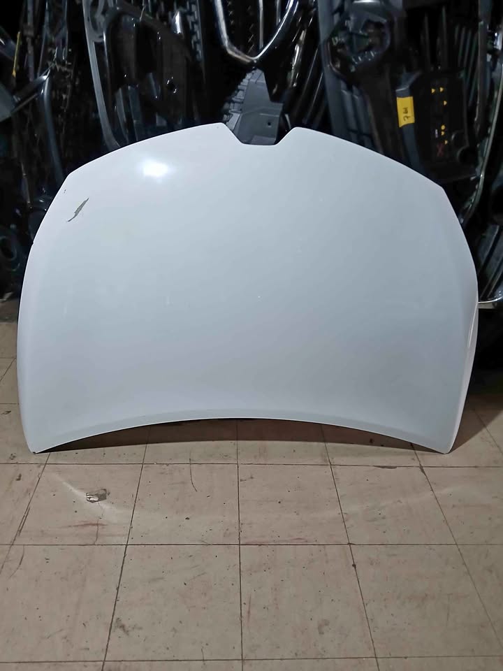 Renault Clio 4 bonnet - Private Seller Renault Clio 4 bonnet - Private Seller