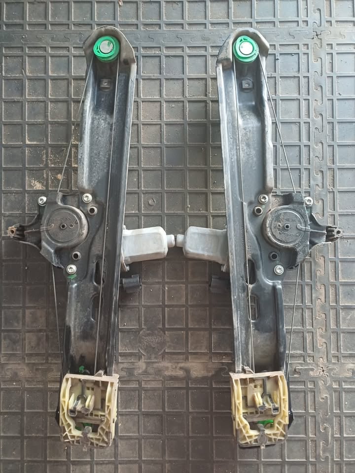 Ford ranger t6/t7 REAR Window mechanism - Private Seller Ford ranger t6/t7 REAR Window mechanism - Private Seller