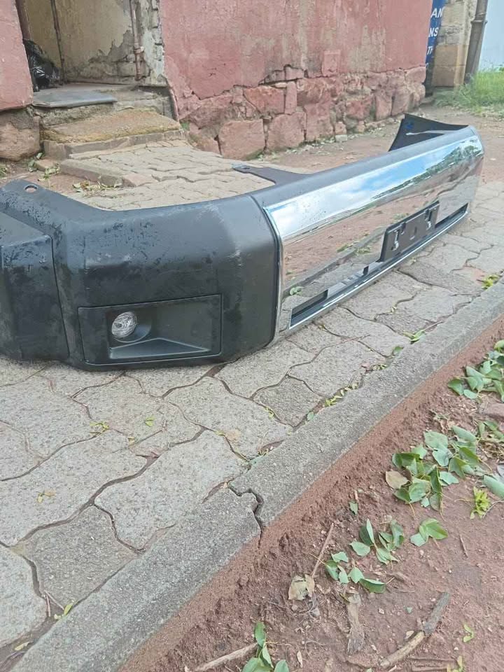 Neat 2024 Toyota Land Cruiser 79 Series Front Bumper With Lights - Private Seller Neat 2024 Toyota Land Cruiser 79 Series Front Bumper With Lights - Private Seller