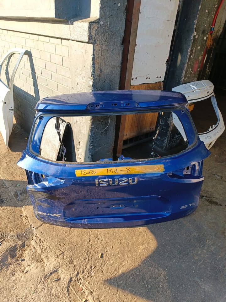 Isuzu MU-X Tailgate - Private Seller
