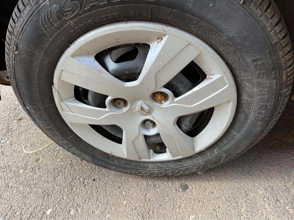 RENAULT KWID ORIGINAL WHEEL CAPS - Private Seller RENAULT KWID ORIGINAL WHEEL CAPS - Private Seller