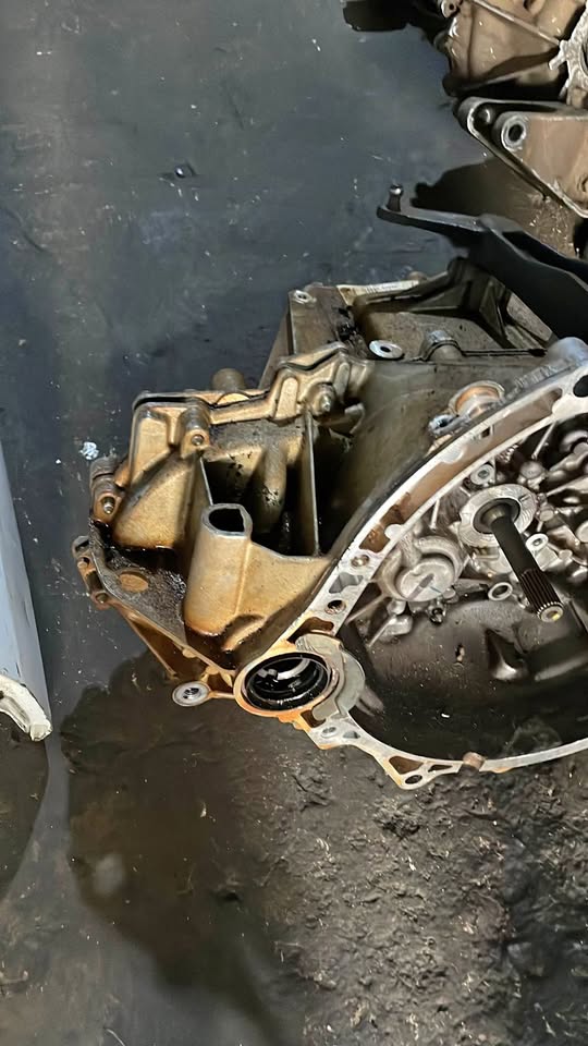 Renault triber gearbox manual - Private Seller Renault triber gearbox manual - Private Seller