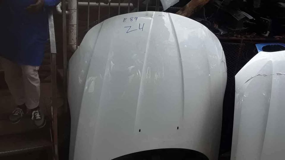 Bmw E89 z4 bonnet - Private Seller Bmw E89 z4 bonnet - Private Seller
