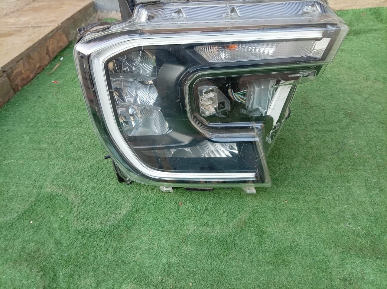 Ford Ranger T9 Head Light R for Sale - Private Seller Ford Ranger T9 Head Light R for Sale - Private Seller