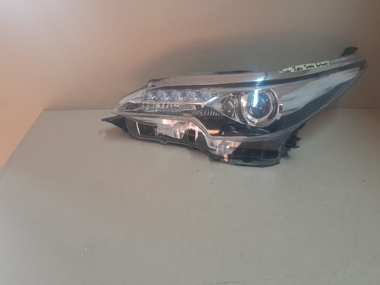 2016-2020 TOYOTA FORTUNER LEFT SIDE HEADLIGHT FOR SALE - Private Seller 2016-2020 TOYOTA FORTUNER LEFT SIDE HEADLIGHT FOR SALE - Private Seller