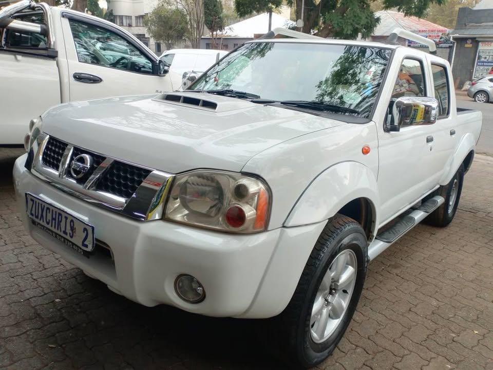 2019 NISSAN NP300 HARDBODY 2.5 DOUBLE CAB MANUAL
