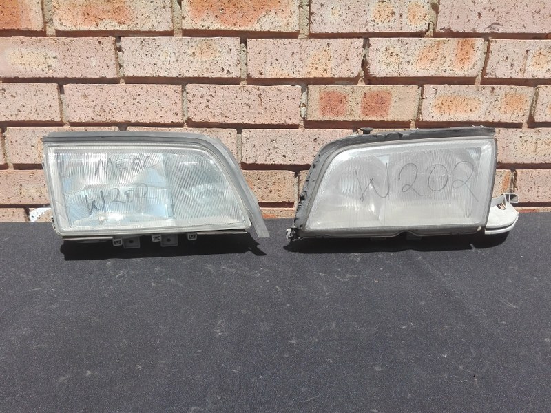Mercedes Benz C class W202 Headlight - Private Seller Mercedes Benz C class W202 Headlight - Private Seller