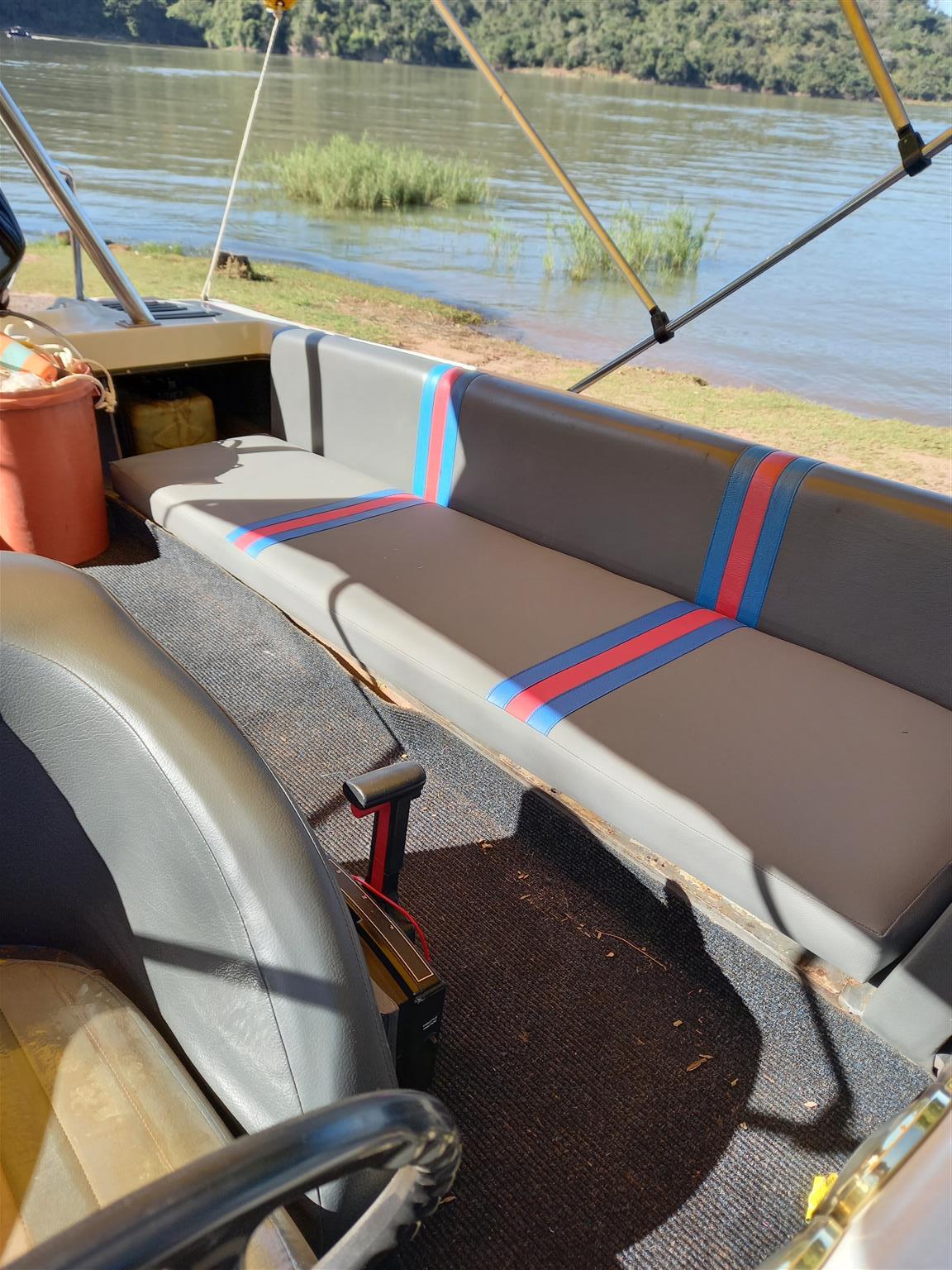 Performer speedboat with 150hp Mercury outboard motor