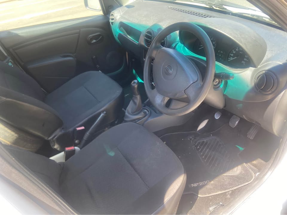 2016 Nissan NPkm