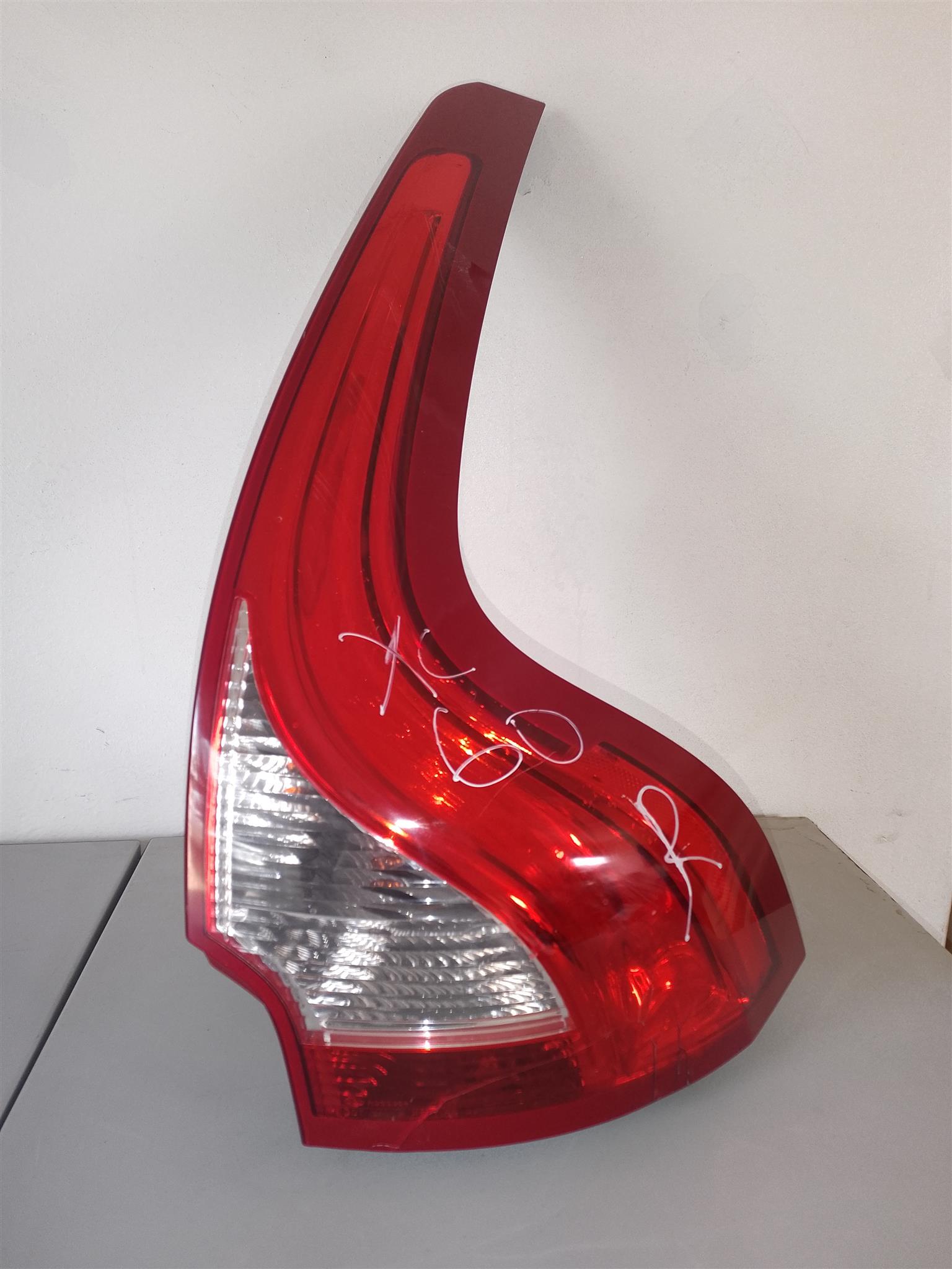 VOLVO XC60 RIGHT TAIL LIGHT FOR SALE (DELIVERY AVAILABLE NATION WIDE) - Private Seller