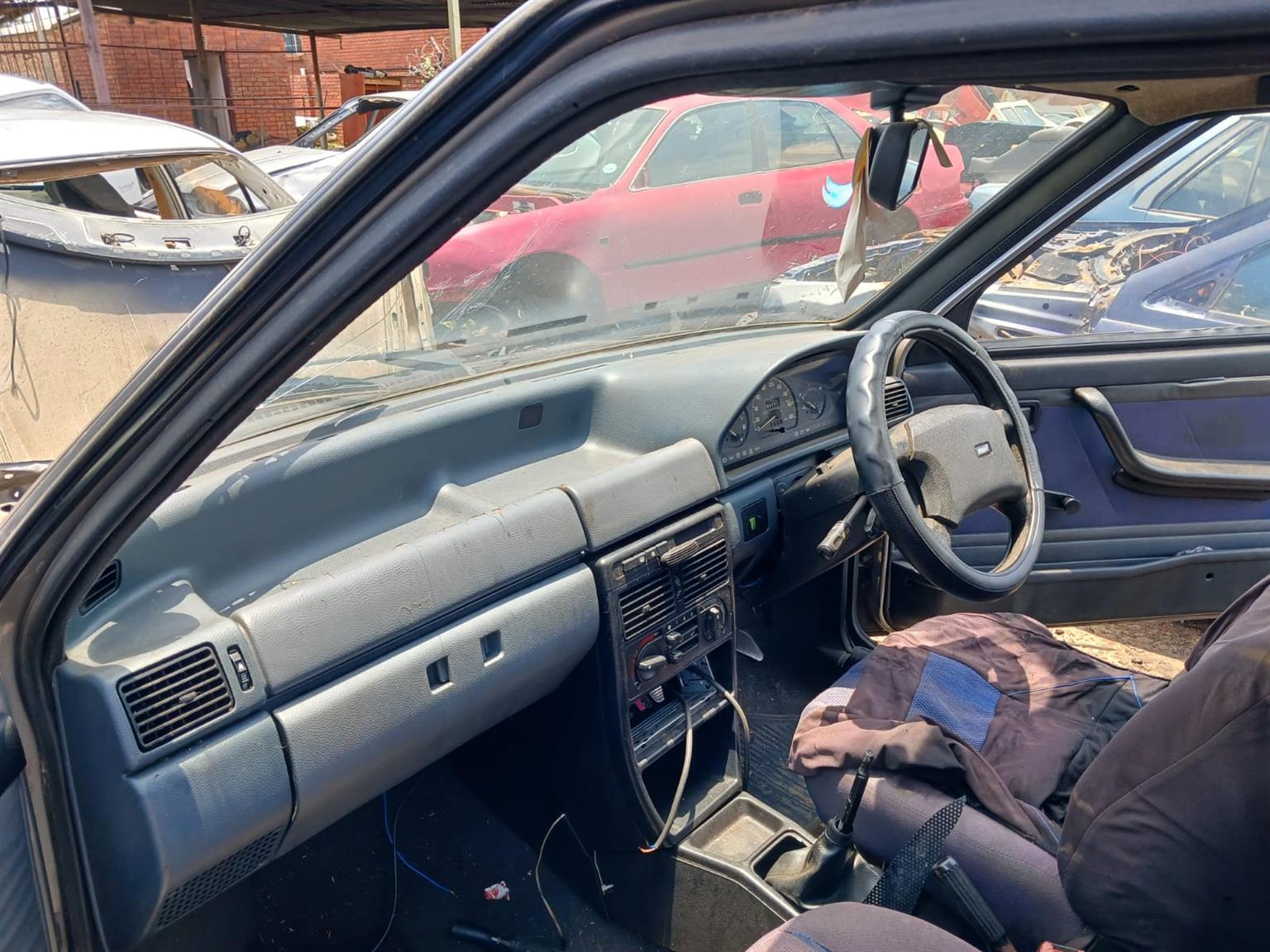UNO 1100 BODY PARTS FOR SALE