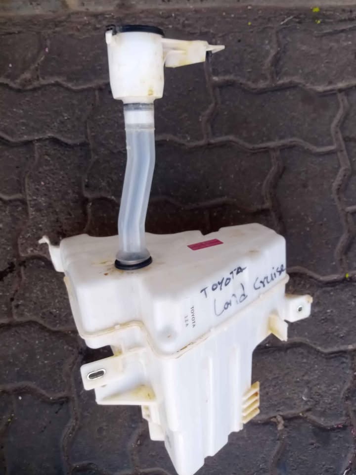 Toyota landcruiser wiper bottle - Private Seller Toyota landcruiser wiper bottle - Private Seller