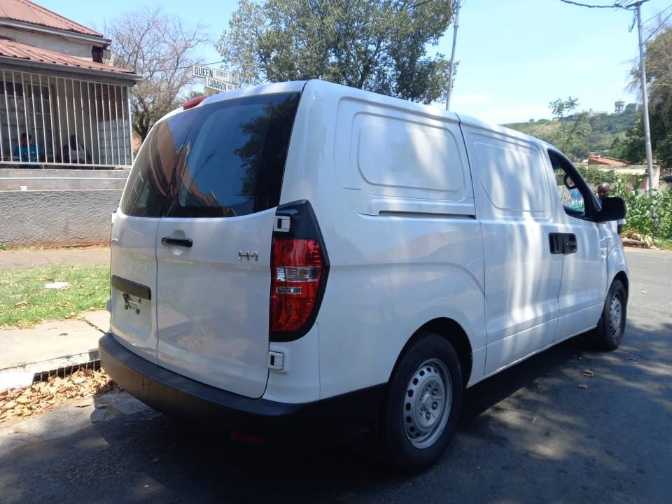 2021 Hyundai H1 Panel Van. Engine Capacity 2.5 Diesel, Automatic Transmission, White Color