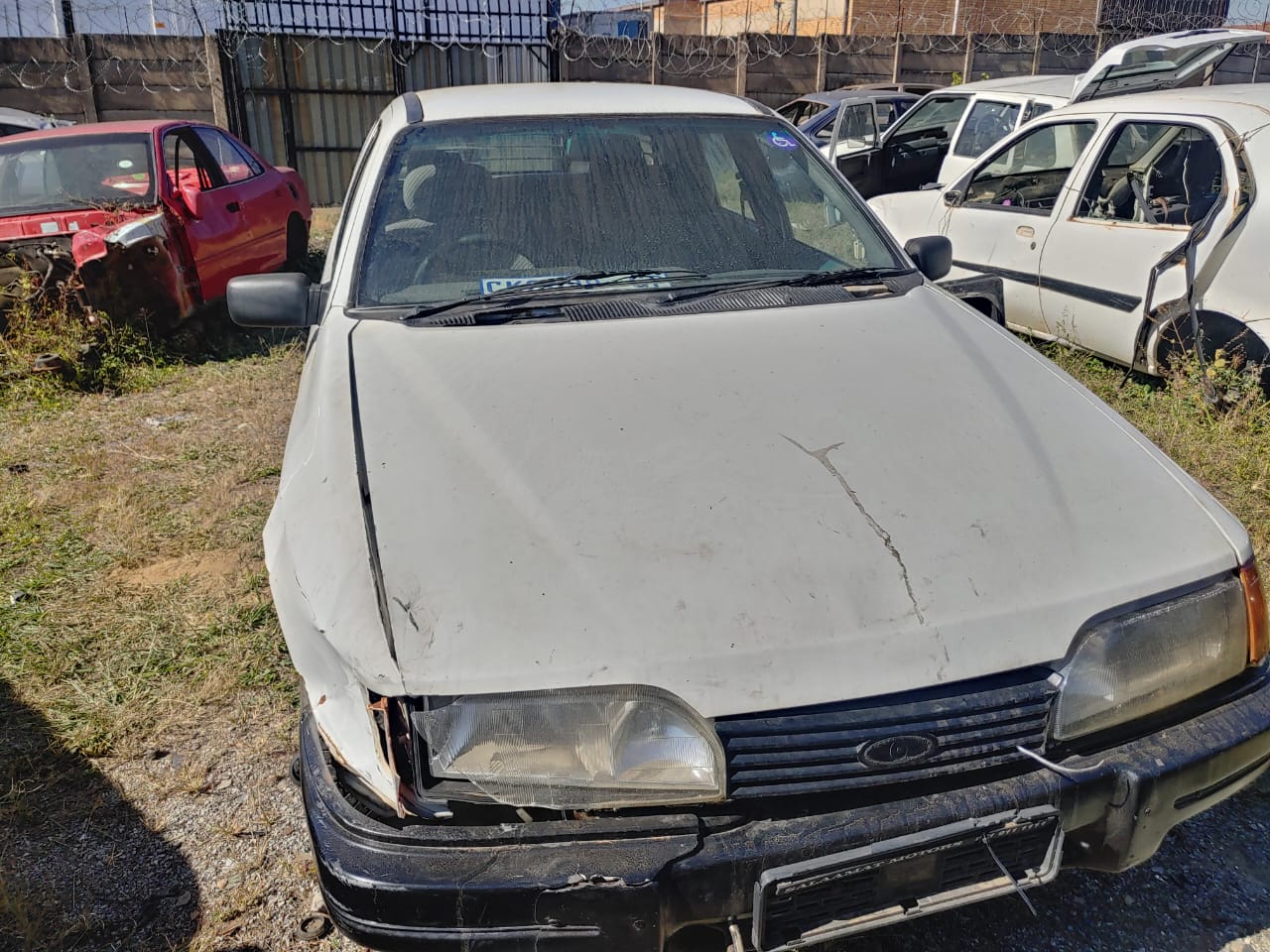 FORD SAPPHIRE BODY PARTS FOR SALE CALL FOR PRICES