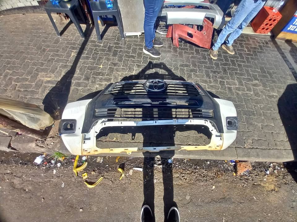 TOYOTA HILUX GD-6 LEGEND 50 FRONT BUMPER R10 - Private Seller TOYOTA HILUX GD-6 LEGEND 50 FRONT BUMPER R10 - Private Seller