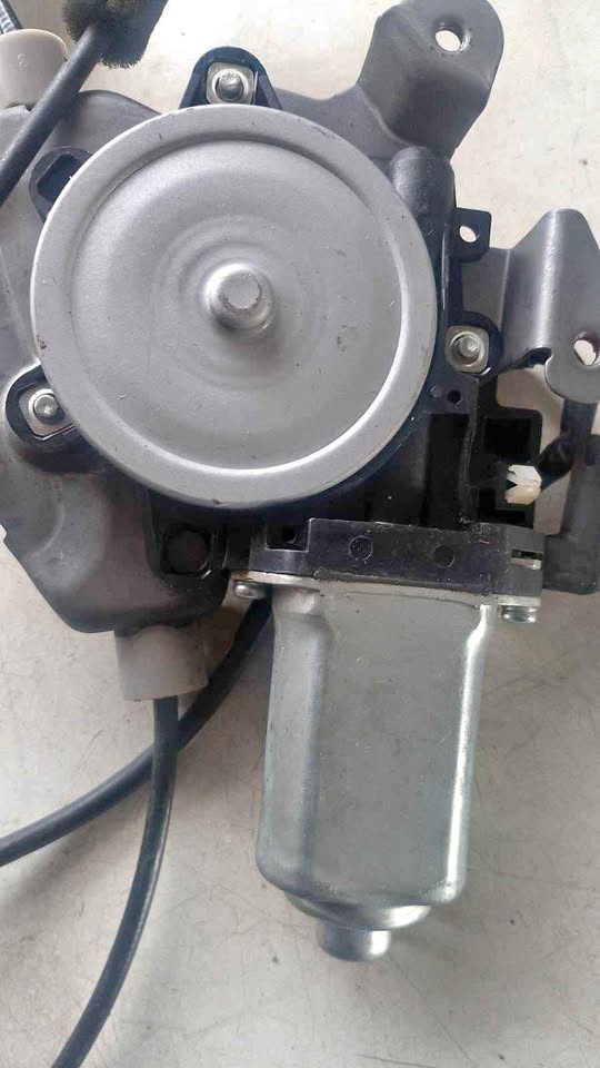 Nissan Murano LF window motor