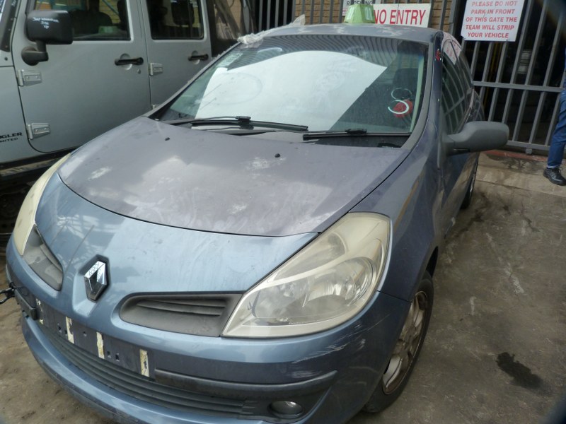 STRIPPING Renault Clio III 1.6 Dynamique Manual - 2007 - Private Seller STRIPPING Renault Clio III 1.6 Dynamique Manual - 2007 - Private Seller