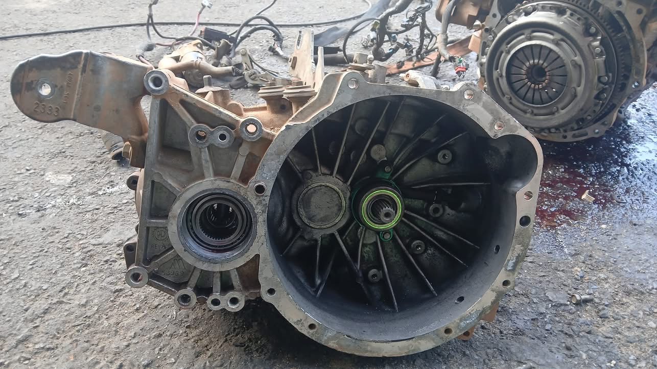 JEEP COMPASS 4by4 2L gearbox for manual - Private Seller JEEP COMPASS 4by4 2L gearbox for manual - Private Seller