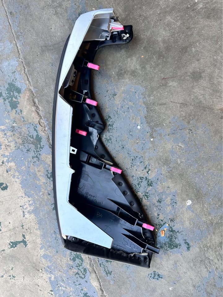 Toyota FORTUNER Instrument Panel & Glove Compartment - Private Seller Toyota FORTUNER Instrument Panel & Glove Compartment - Private Seller