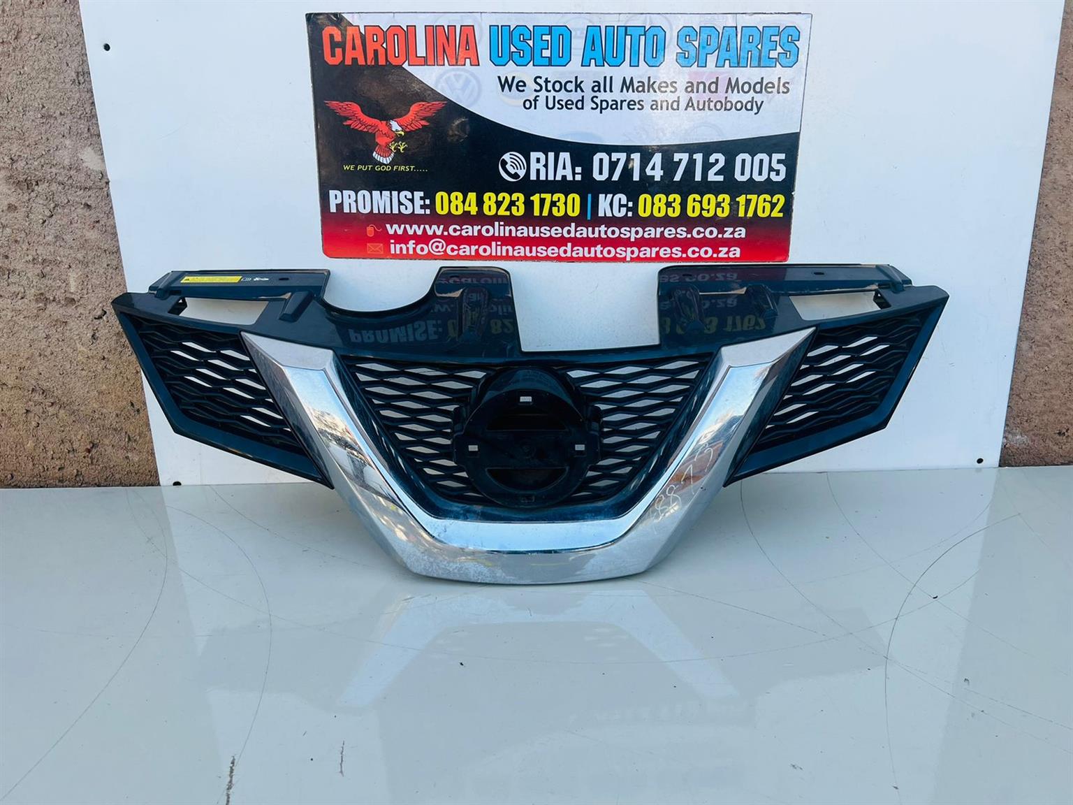Nissan X-trail front bumper grill with chrome trimming (2014-2017) - Private Seller