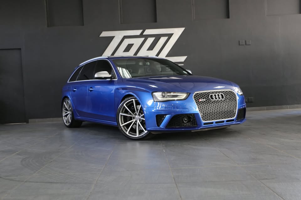 2013 Audi  RS4 Avant Quattro Tiptronic