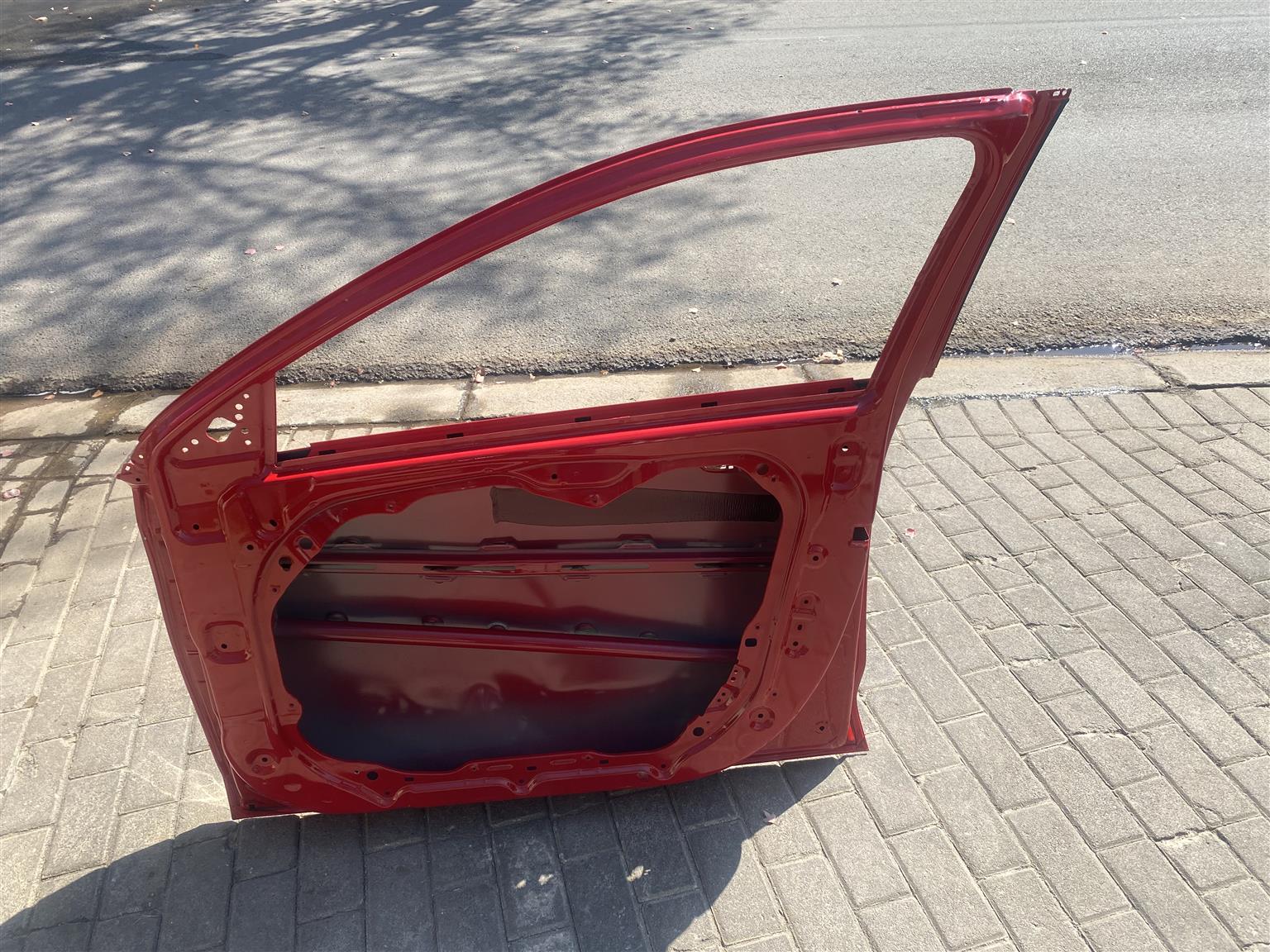 2023 HYUNDAI I30 RIGHT FRONT DOOR SHELL FOR SALE. IN EXCELLENT CONDITION - Private Seller