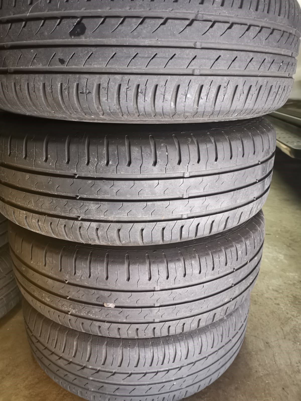 15" VW Caddy,Jetta,Golf 5&6 mags with used 195/65/16 used tyres set - Private Seller