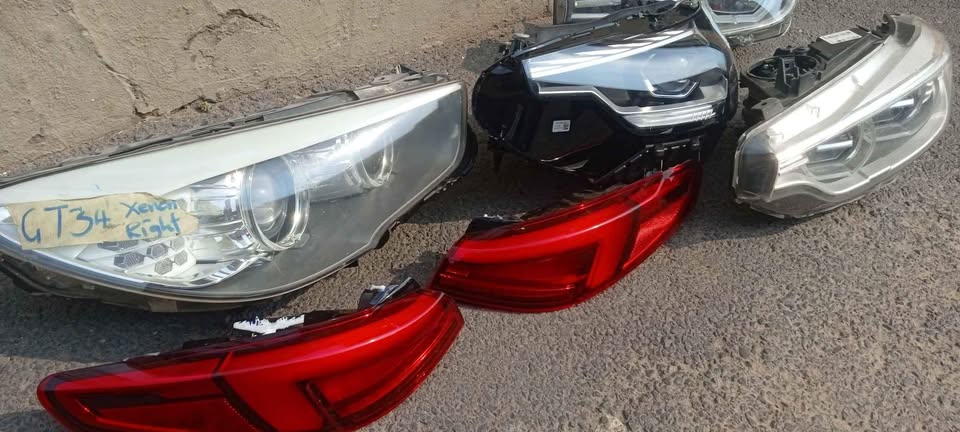 BMW F40 LED HEADLIGHT FOR SALE - Private Seller