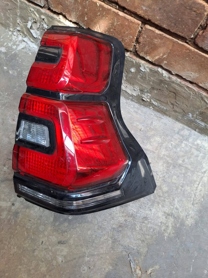 2020 to 2022 Toyota LandCruiser PradoTAIL LIGHT RIGHT Side. - Private Seller 2020 to 2022 Toyota LandCruiser PradoTAIL LIGHT RIGHT Side. - Private Seller