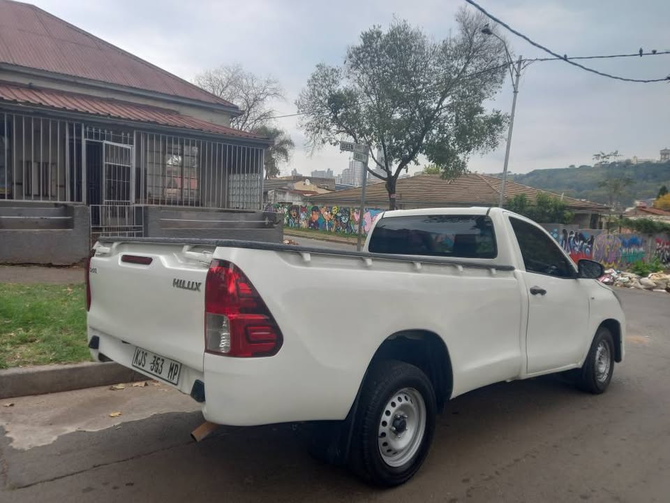 2021 TOYOTA HILUX SINGLE CAB 2.0 VVTI PETROL, MANUAL 4X2 LOW RIDER WHITE, 56000KMS,