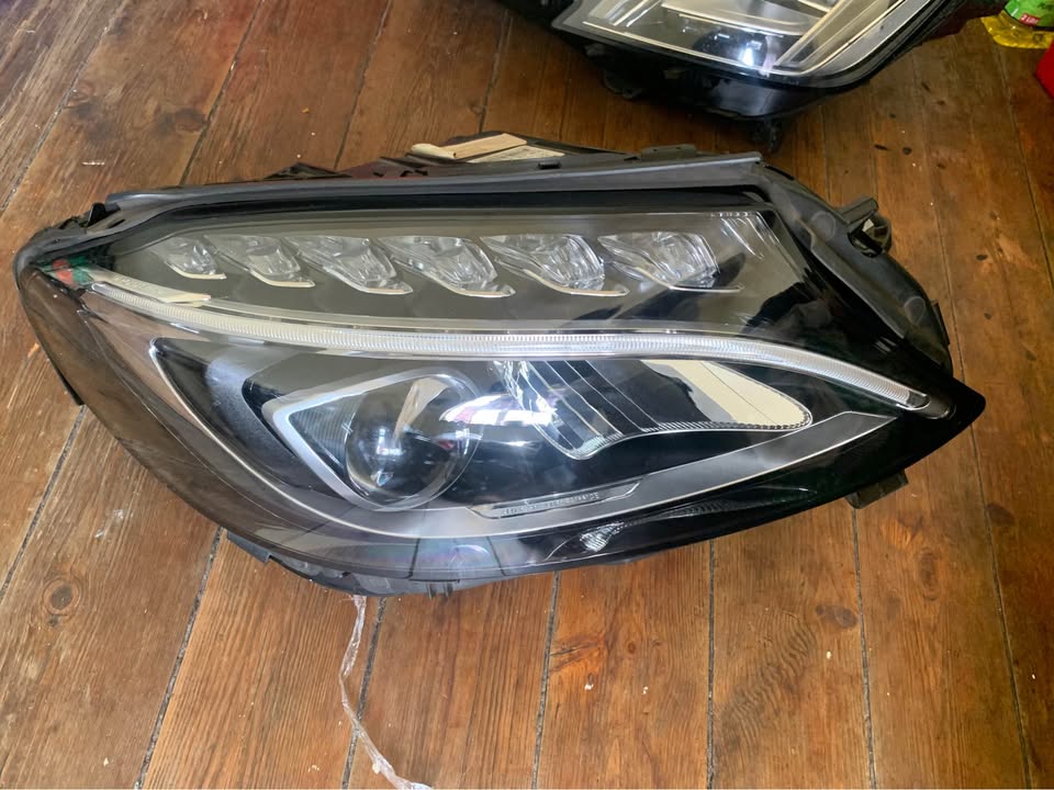 Mercedes Benze w205 single xenon RHS