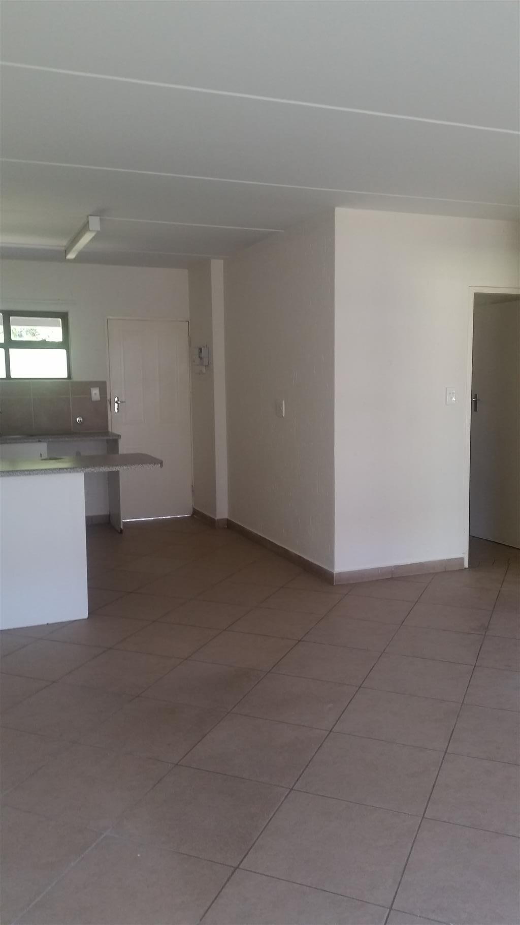 Boksburg - Eveleigh Estates: 2 bedroom FIRST floor Unit