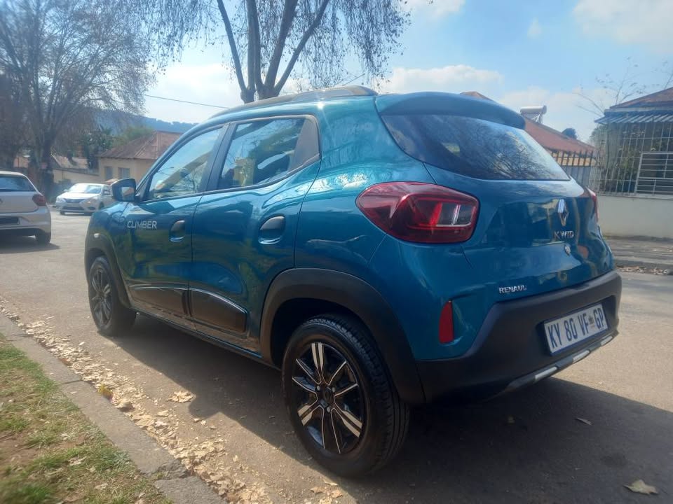 2023 Renault Kwid Climber 1.0 Petrol, Manual, Green, Service book, 39000kms