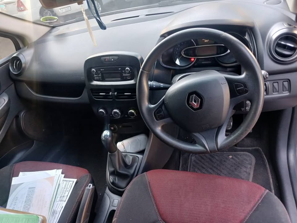 2016 RENAULT CLIO IV 900T Transmission: Manual  Mileage: 82000km  Fueltype: Petrol  Silver