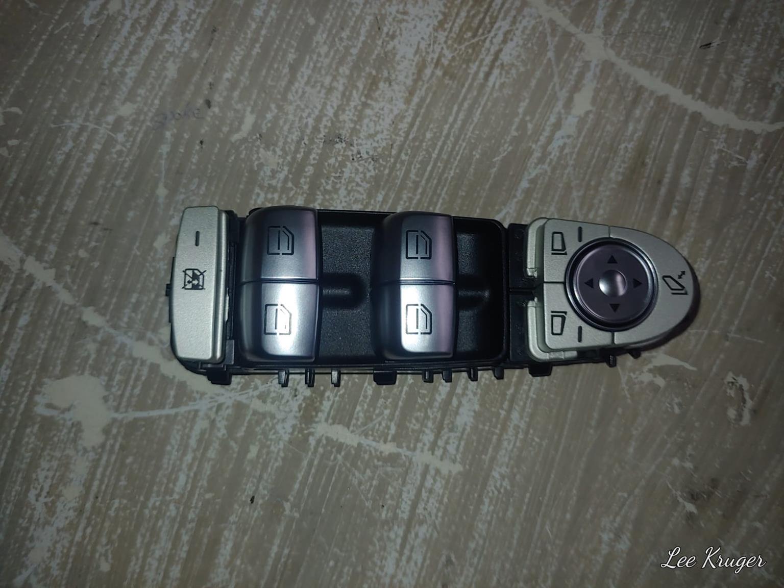 Mercedes Benz W205 New Window Switch - Private Seller Mercedes Benz W205 New Window Switch - Private Seller