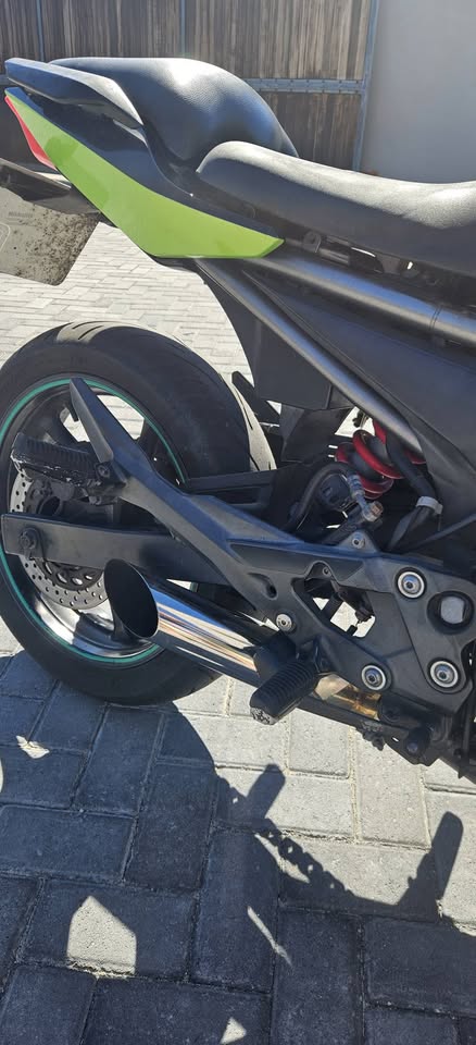 2010 Yamaha FZ6R - Private Seller 2010 Yamaha FZ6R - Private Seller